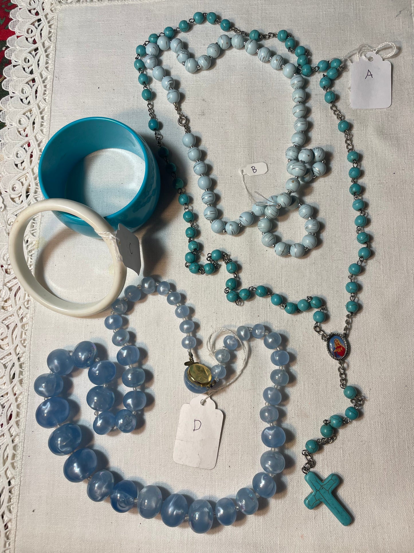 A lot of vintage blue and turquoise jewelry